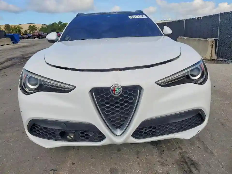 ZASFAKNN0J7B82368 2018 ALFA ROMEO STELVIO-4