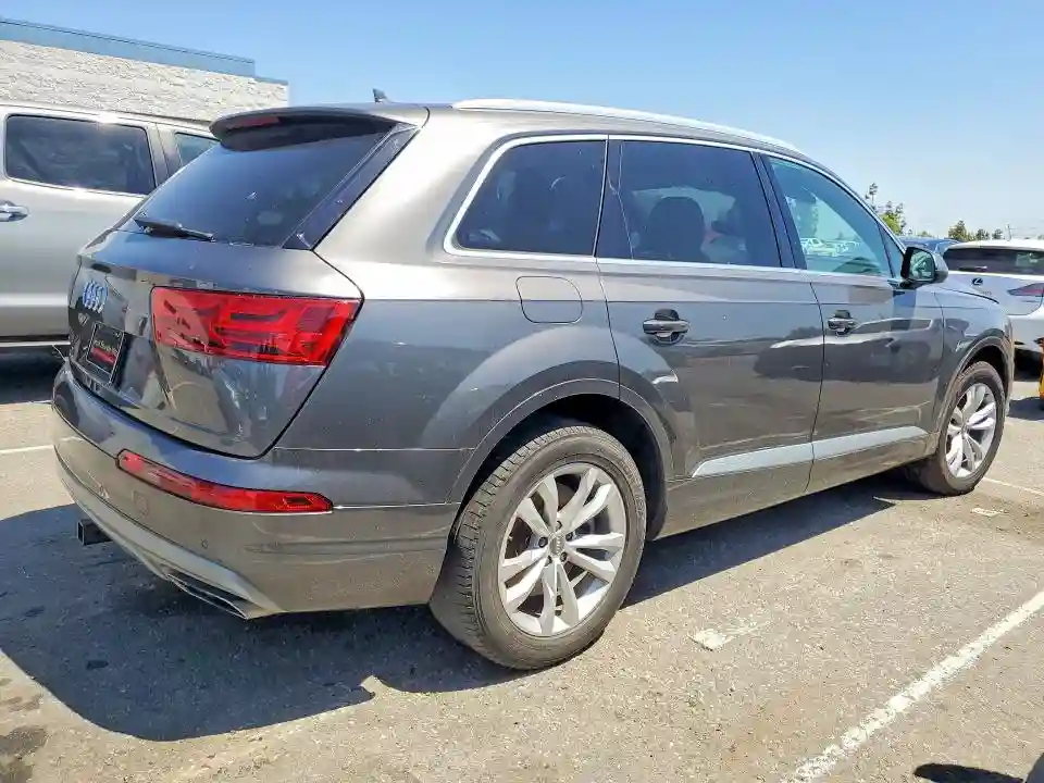 WA1AAAF74KD010032 2019 AUDI Q7-2