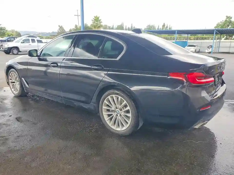 WBA13BJ02NCJ18642 2022 BMW 5 SERIES-1