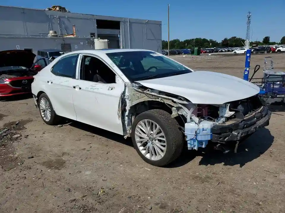 4T1B21HK9JU005136 2018 TOYOTA CAMRY SOLA-3