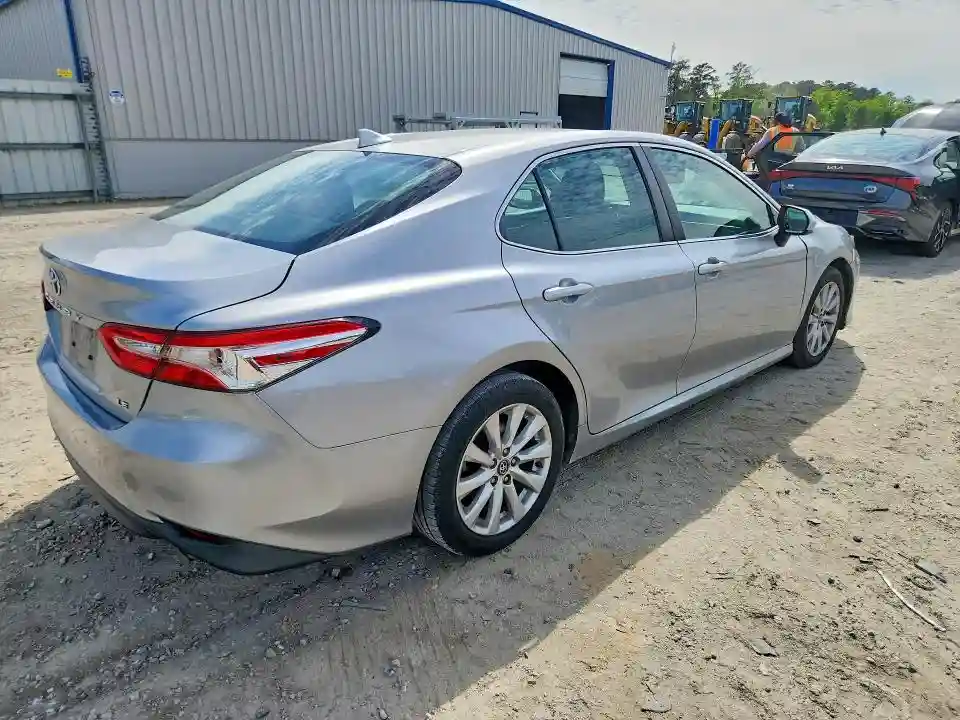 4T1B11HK5KU226589 2019 TOYOTA CAMRY-2