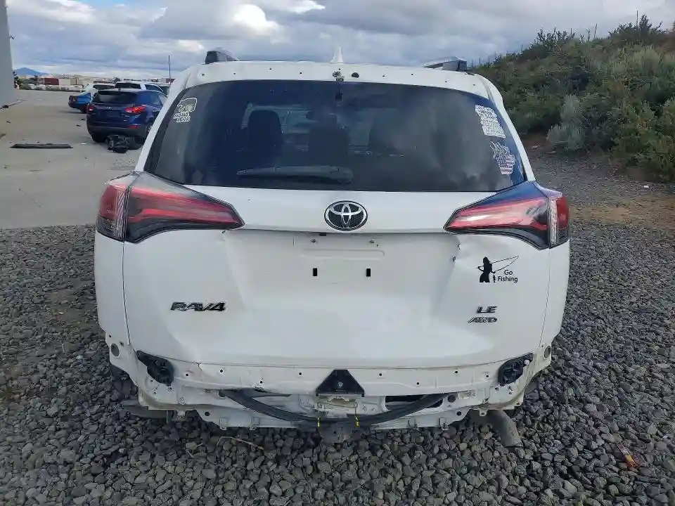 JTMBFREV3JJ207252 2018 TOYOTA RAV4-5