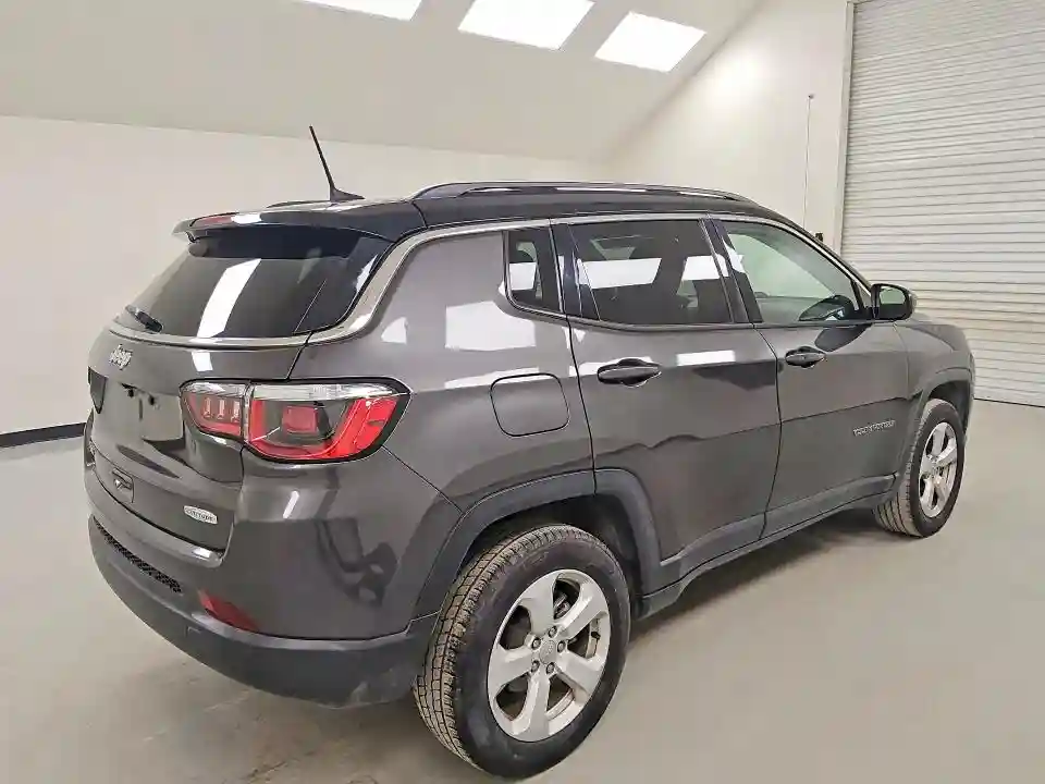 3C4NJDBB5KT678967 2019 JEEP COMPASS-2
