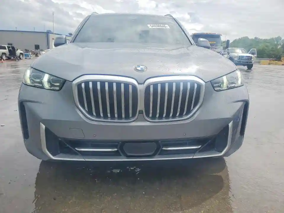 5UX13EU02R9S54075 2024 BMW X5-4