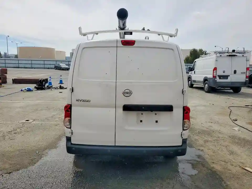 3N6CM0KN2JK692408 2018 NISSAN NV-5