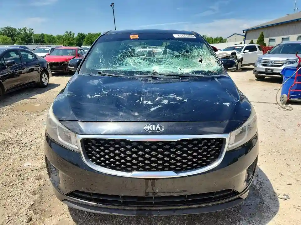 KNDMB5C1XH6228447 2017 KIA SEDONA-4