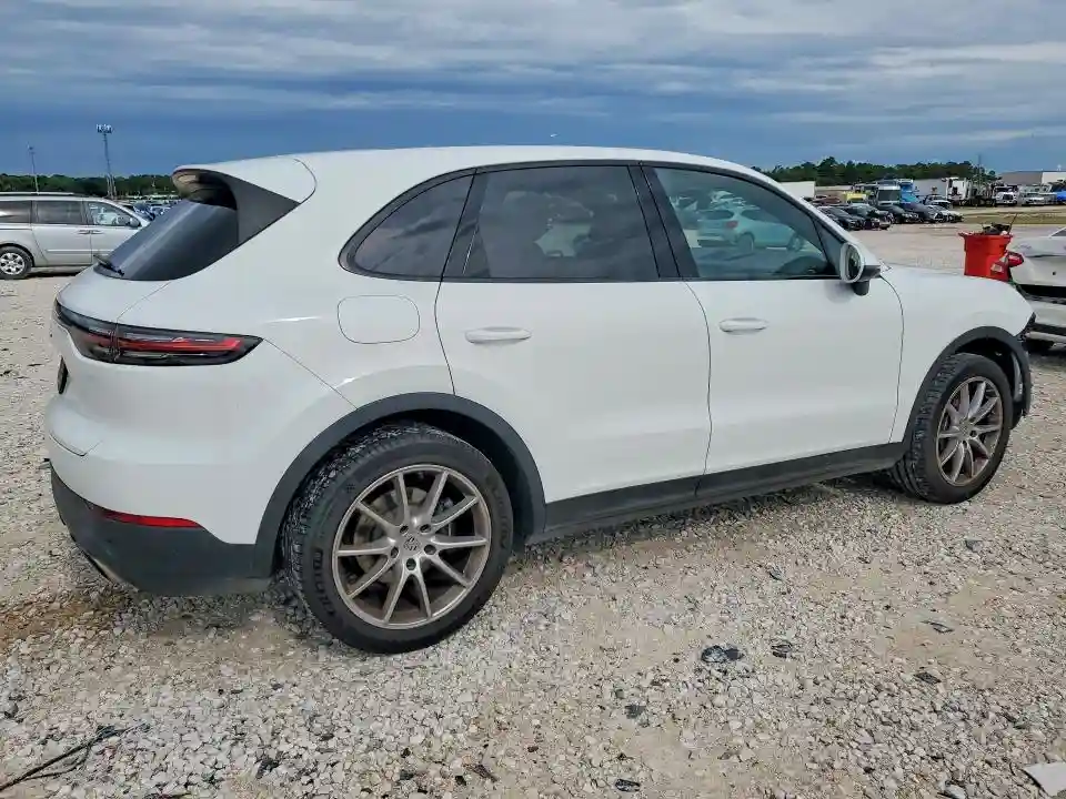 WP1AA2AY9KDA01241 2019 PORSCHE CAYENNE-2