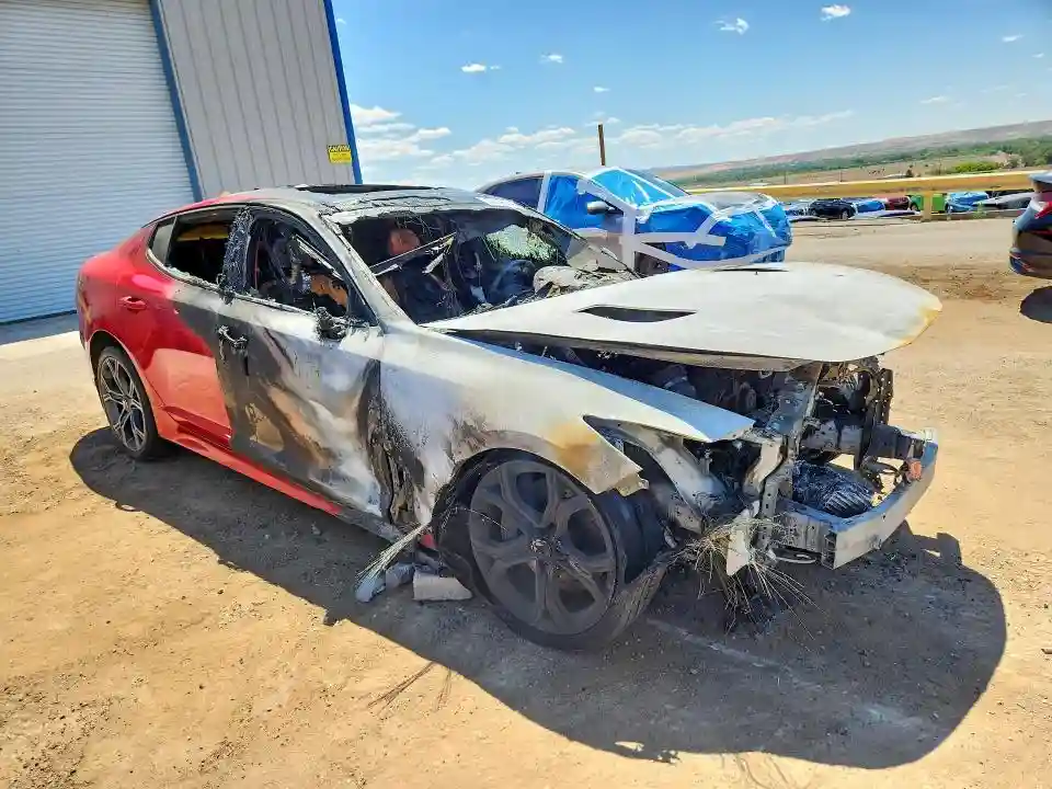 KNAE55LC8J6027758 2018 KIA STINGER-3
