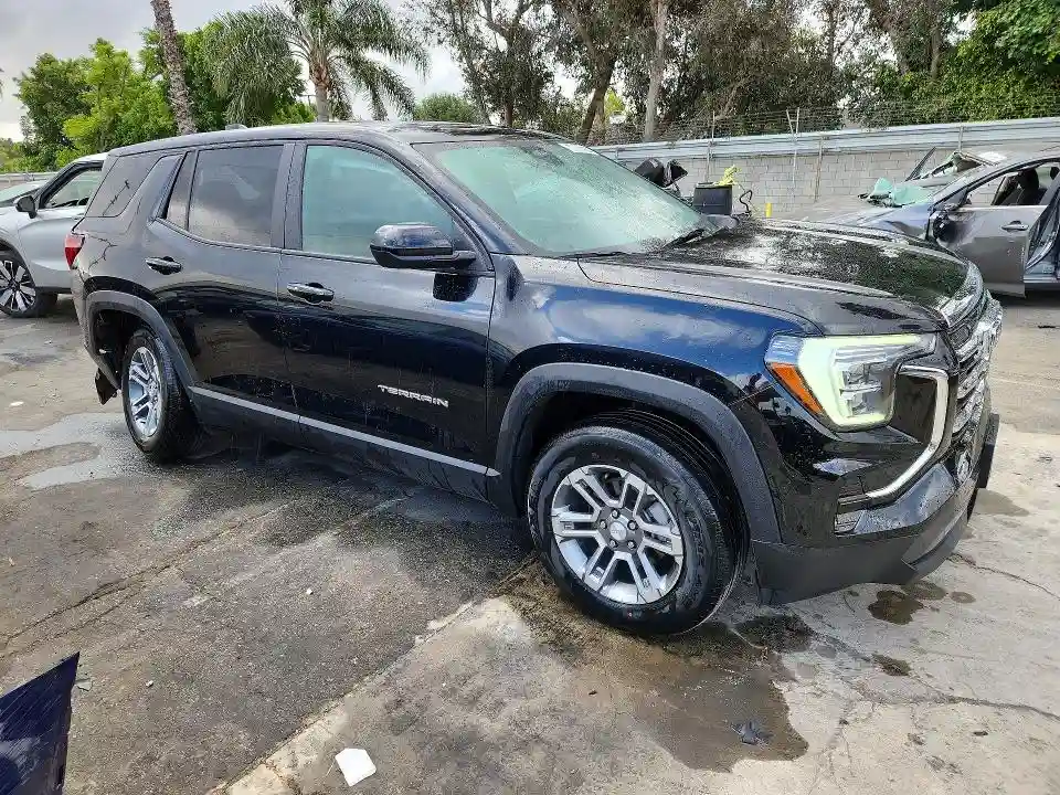 3GKALUEG9SL318797 2025 GMC TERRAIN-3