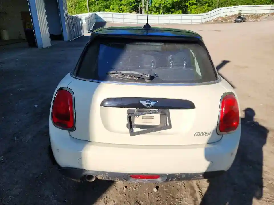 WMWXU1C59J2F80578 2018 MINI COOPER-5