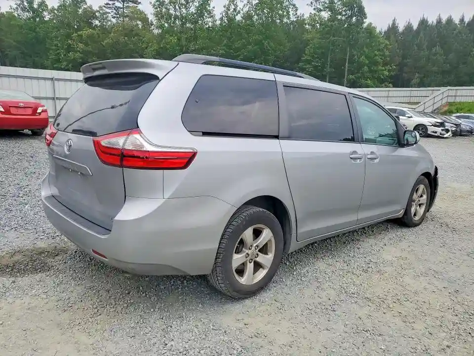 5TDKZ3DC9HS831798 2017 TOYOTA SIENNA-2