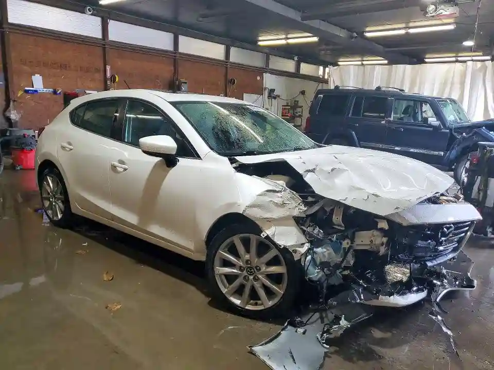 JM1BN1L31H1146046 2017 MAZDA 3-3
