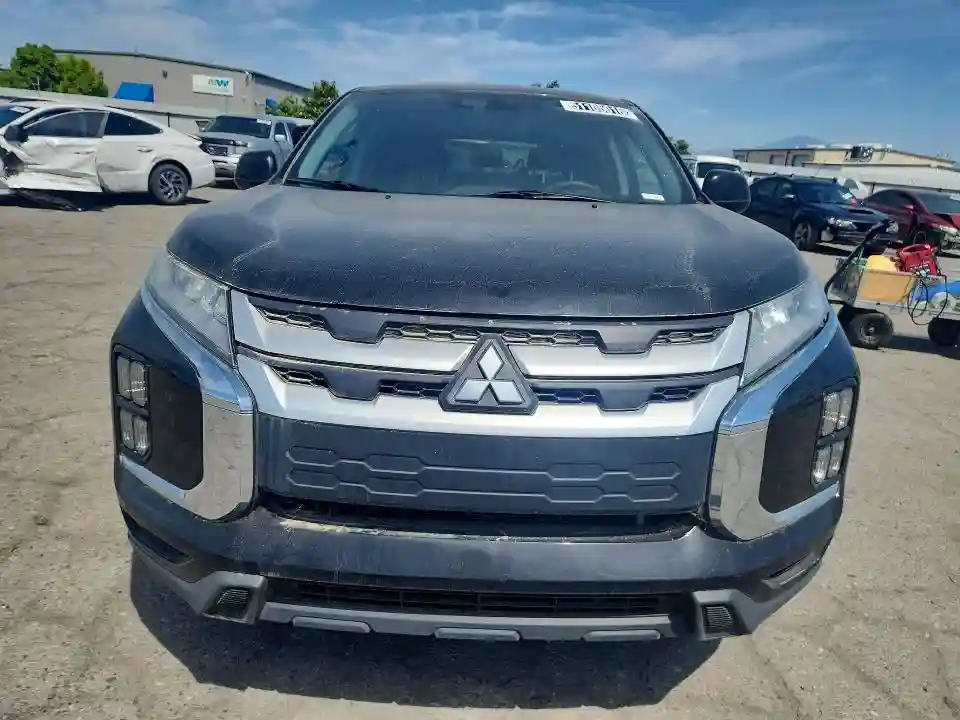 JA4APUAUXNU007170 2022 MITSUBISHI OUTLANDER-4
