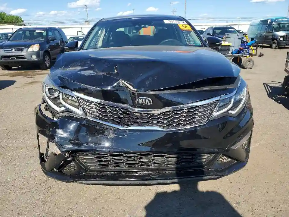 5XXGT4L32KG303060 2019 KIA OPTIMA-4