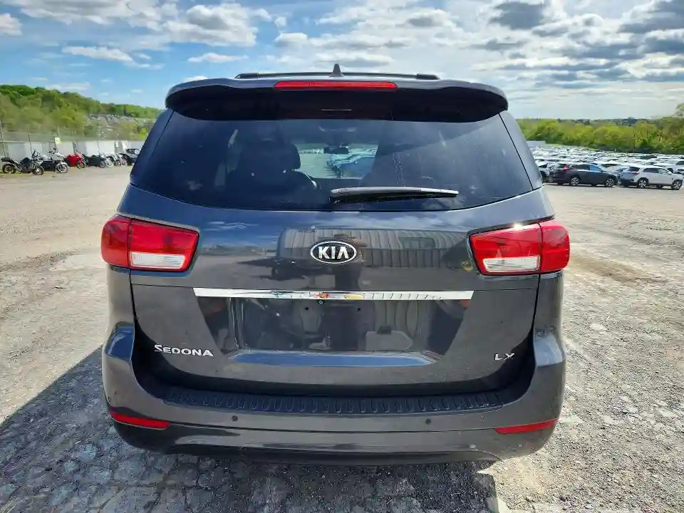 KNDMB5C19H6238712 2017 KIA SEDONA-5