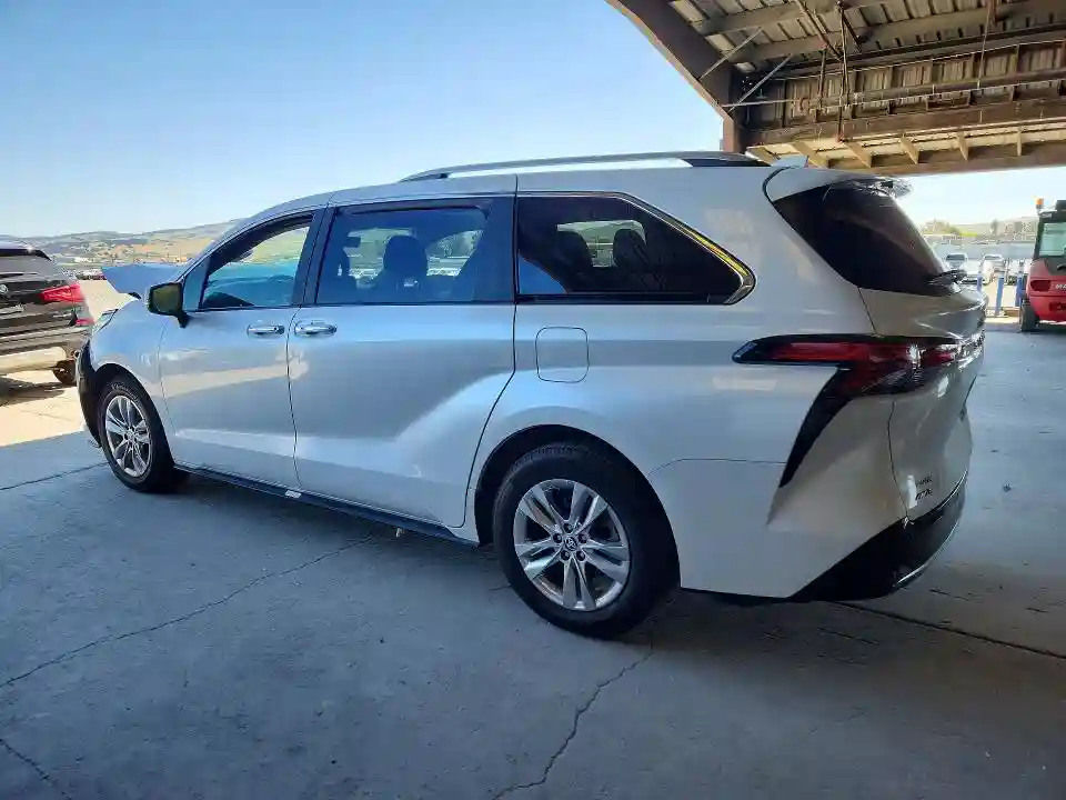 5TDZSKFC5RS150842 2024 TOYOTA SIENNA-1