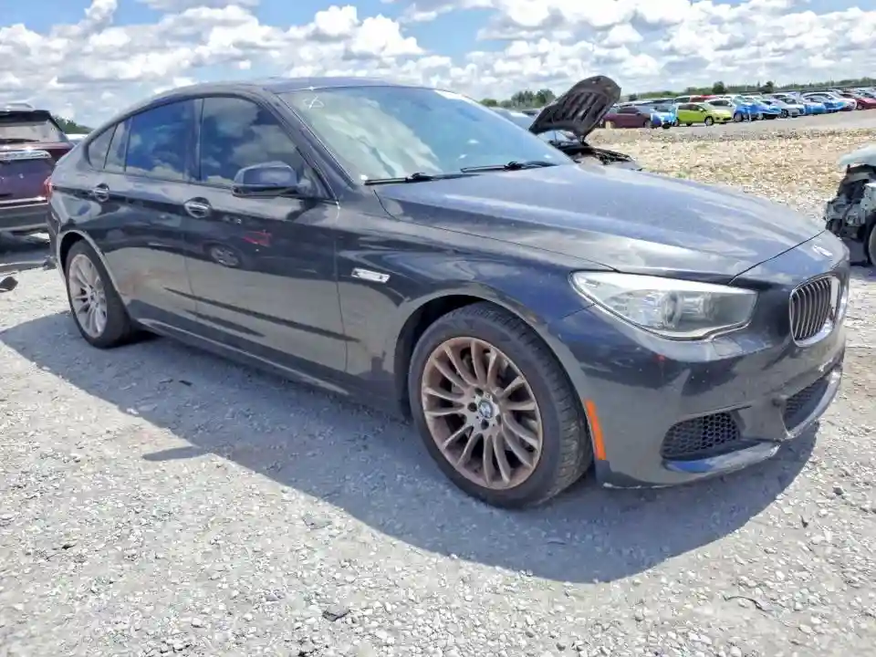 WBA5M2C32HG499346 2017 BMW 5 SERIES-3