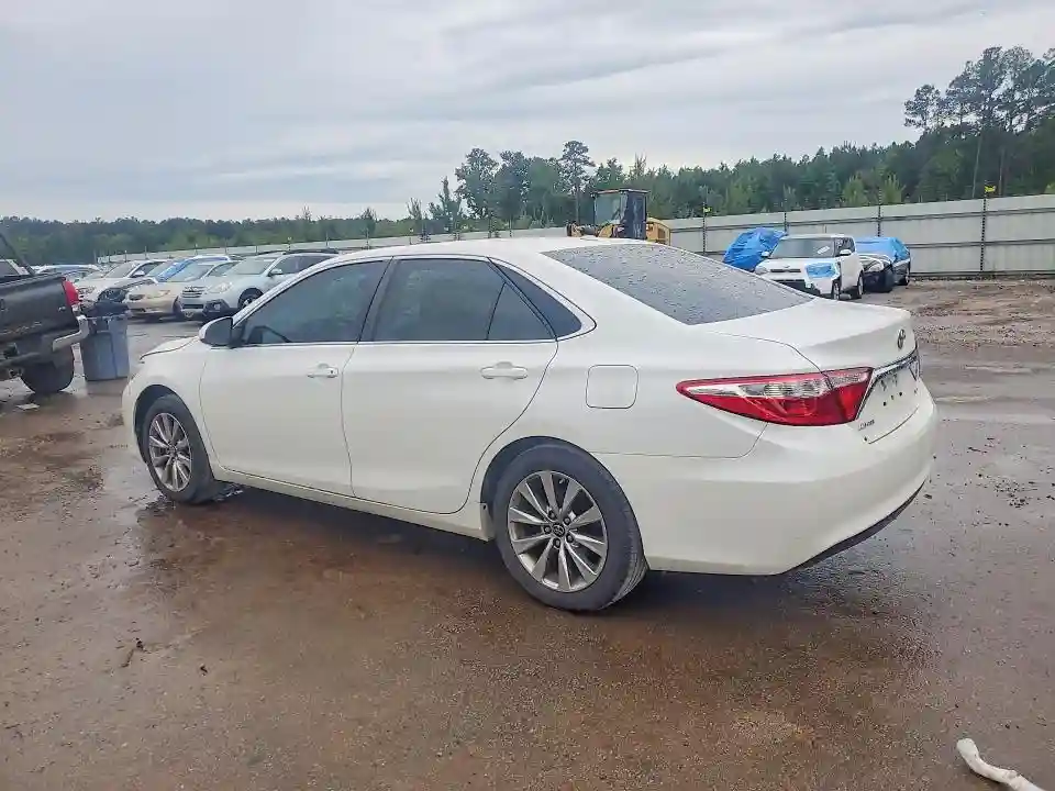 4T1BF1FK2GU606517 2016 TOYOTA CAMRY-1
