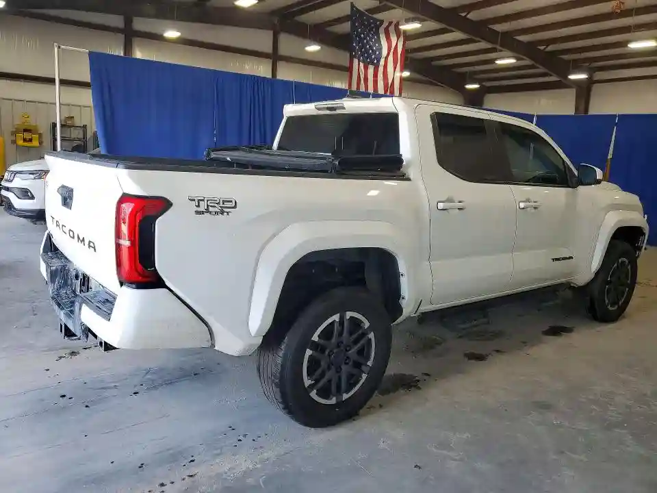 3TYLE5JN8RT023532 2024 TOYOTA TACOMA-2