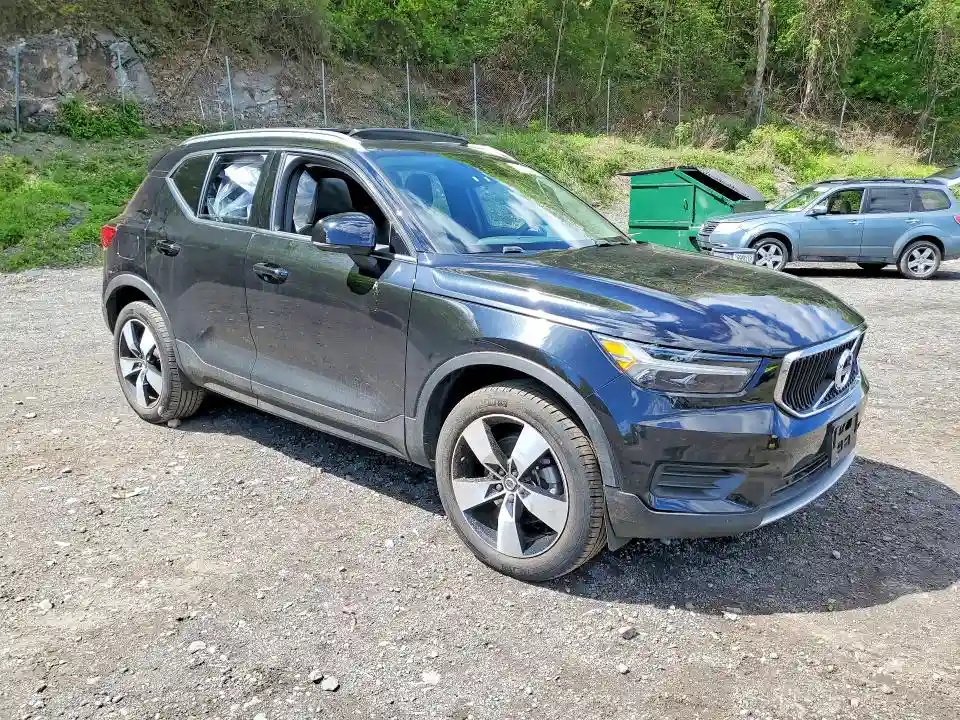 YV4162UKXN2739251 2022 VOLVO XC40-3