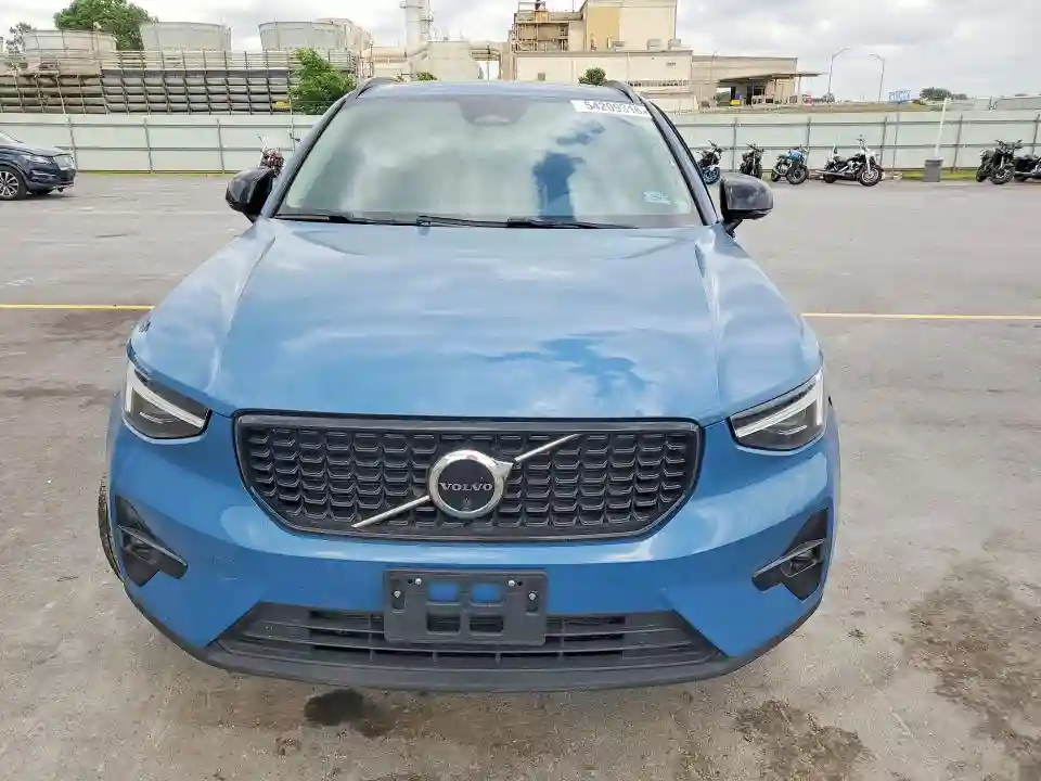 YV4L12UX2P2023689 2023 VOLVO XC40-4
