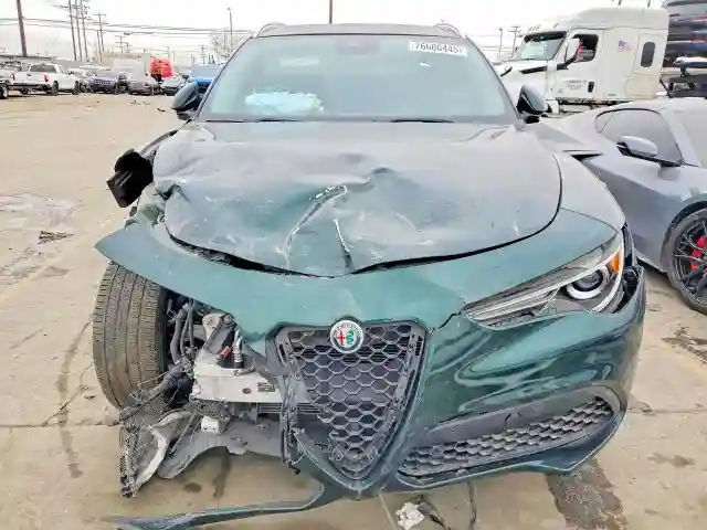 ZASPAKBN1M7D03986 2021 ALFA ROMEO STELVIO-4