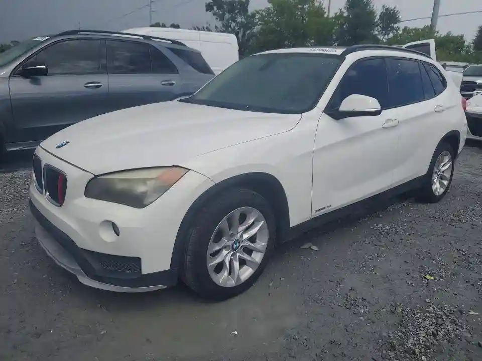 WBAVL1C56FVY28752 2015 BMW X1-0