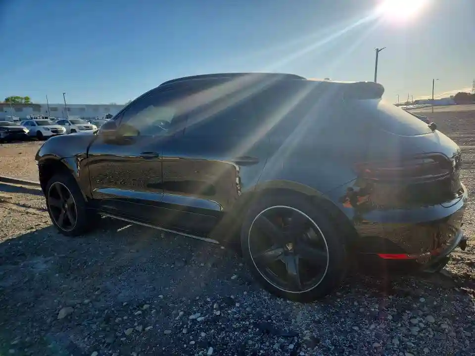 WP1AF2A55HLB60098 2017 PORSCHE MACAN-1