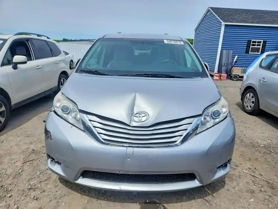 5TDKZ3DC7HS875654 2017 TOYOTA SIENNA-4