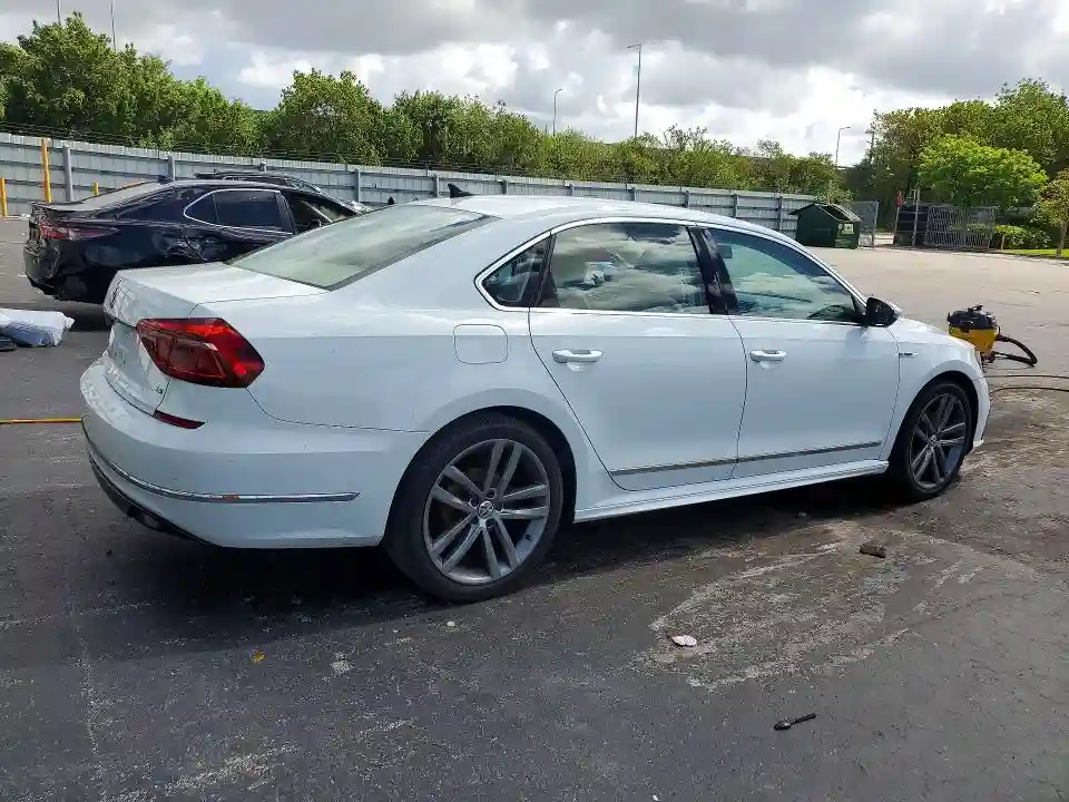 1VWDT7A34HC039255 2017 VOLKSWAGEN PASSAT-2