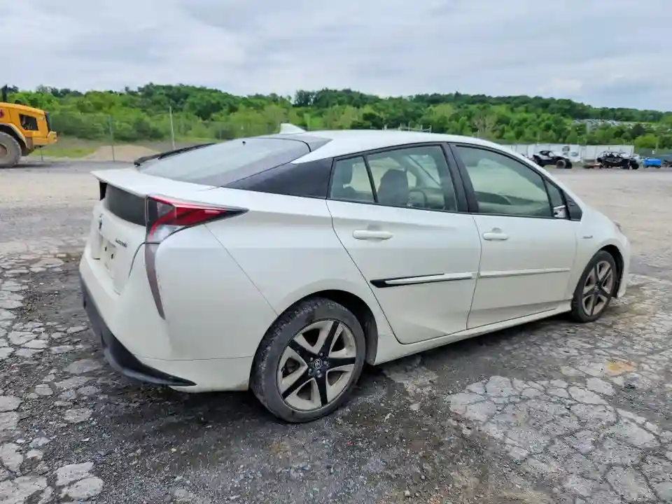 JTDKARFU2G3511187 2016 TOYOTA PRIUS-2