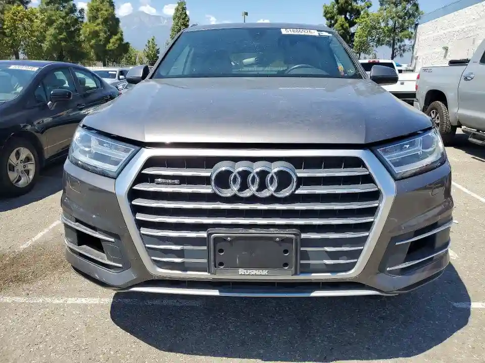 WA1AAAF74KD010032 2019 AUDI Q7-4