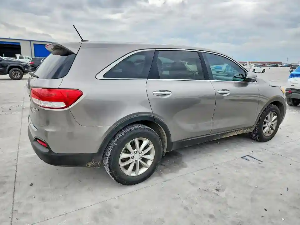 5XYPG4A31GG163139 2016 KIA SORENTO-2