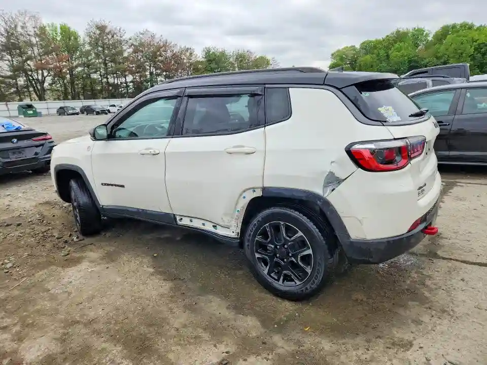 3C4NJDDBXJT501553 2018 JEEP COMPASS-1