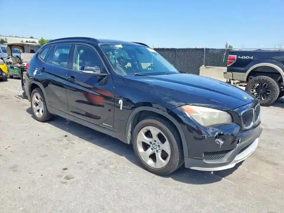 WBAVM1C52FV314409 2015 BMW X1-3