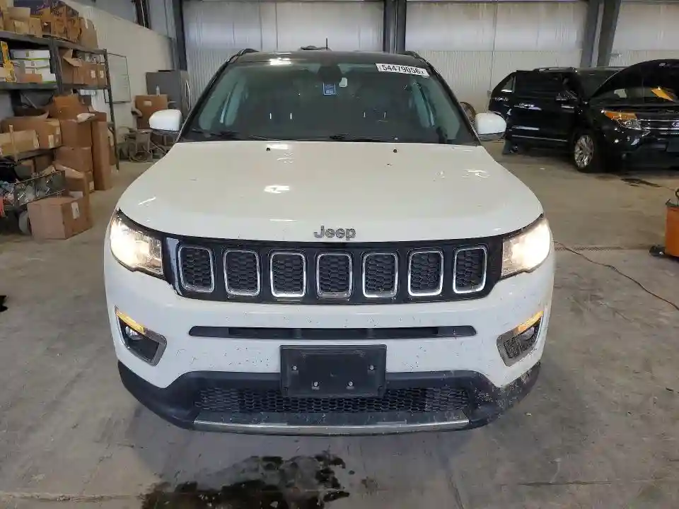 3C4NJDCB8KT827239 2019 JEEP COMPASS-4