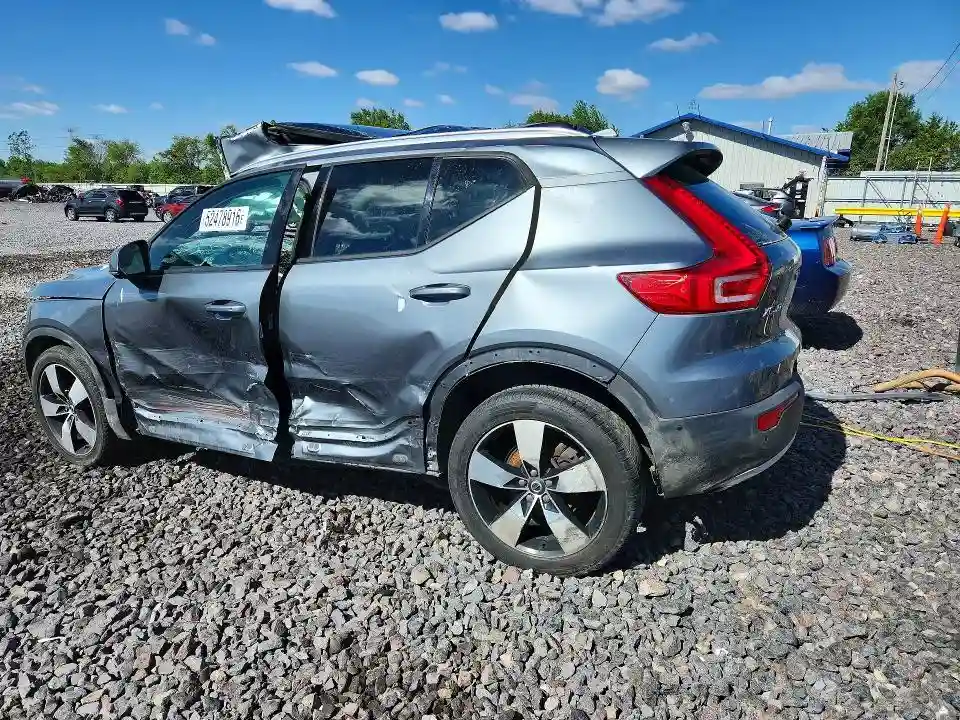 YV4162UK4K2048275 2019 VOLVO XC40-1