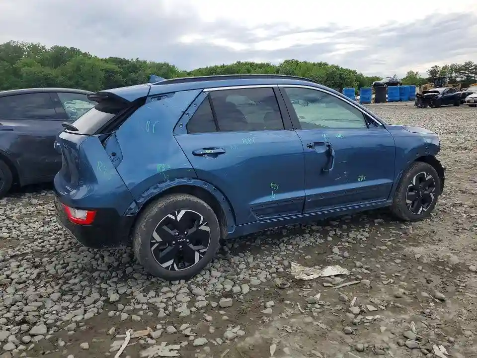 KNDCR3L14P5025036 2023 KIA NIRO-2
