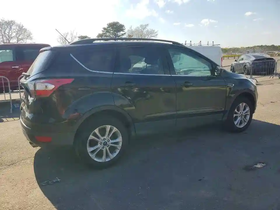 1FMCU9GDXHUF00407 2017 FORD ESCAPE-2