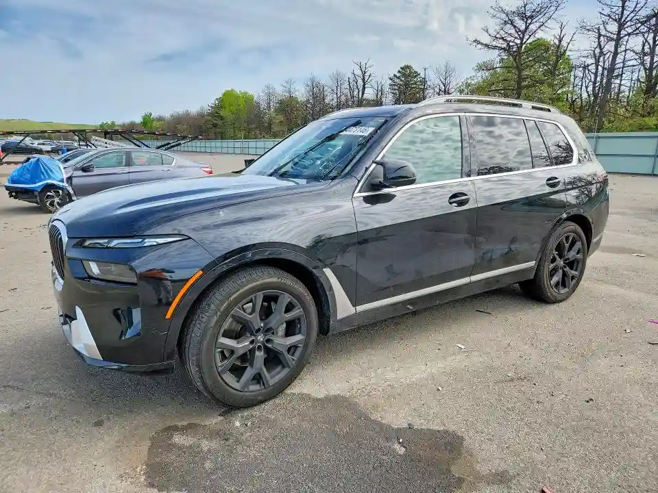 5UX23EM09S9Z32573 2025 BMW X7-0