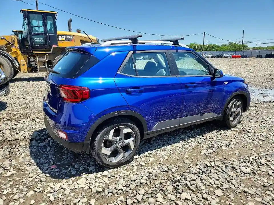 KMHRC8A3XPU257221 2023 HYUNDAI VENUE-2
