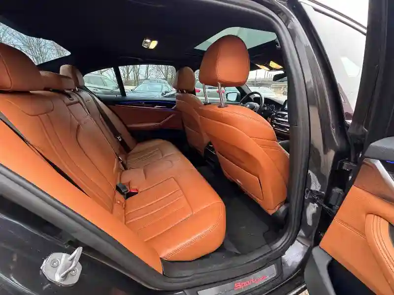 WBAJA7C5XJWA73151 2018 BMW 5 SERIES-5
