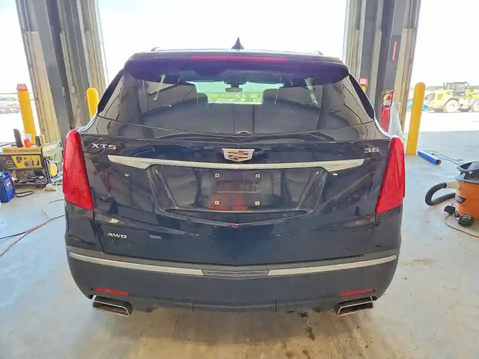 1GYKNDRS4JZ176661 2018 CADILLAC XT5-5