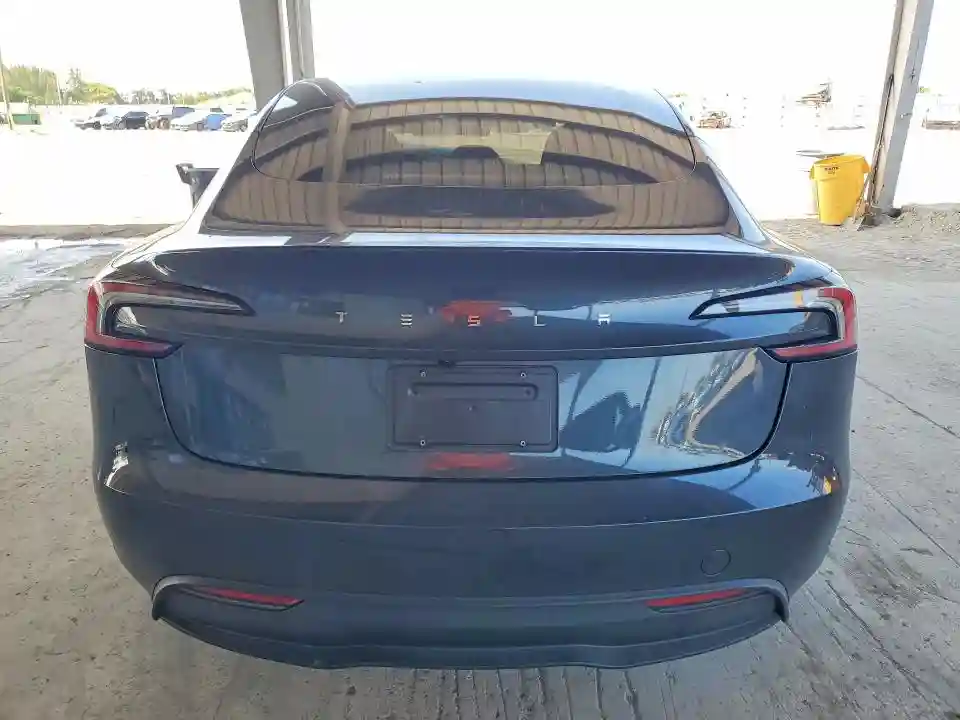 5YJ3E1EA4SF895034 2025 TESLA MODEL 3-5