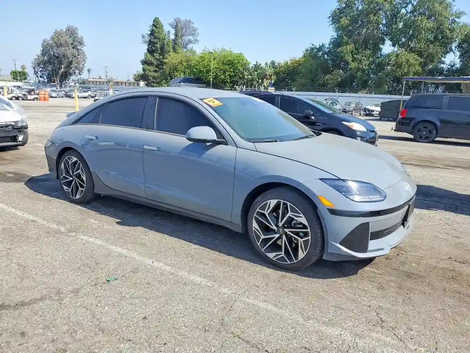 KMHM34AA0PA021048 2023 HYUNDAI IONIQ 6 SE-3