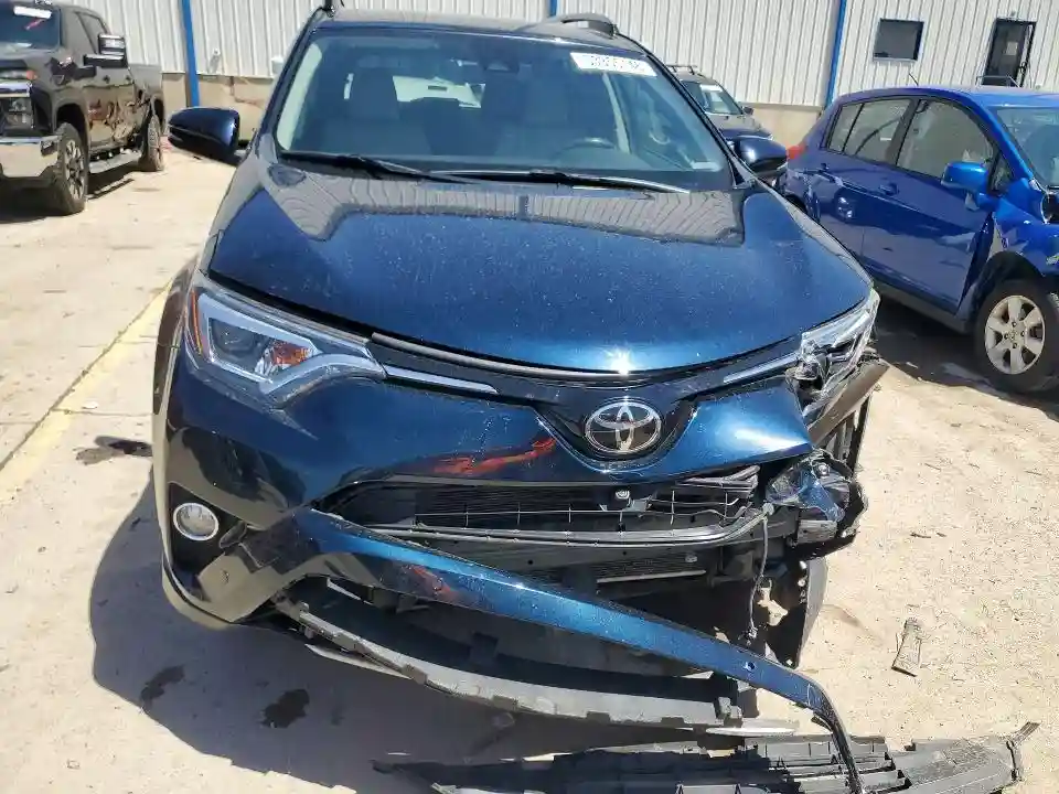 JTMDFREV5JJ175669 2018 TOYOTA RAV4-4