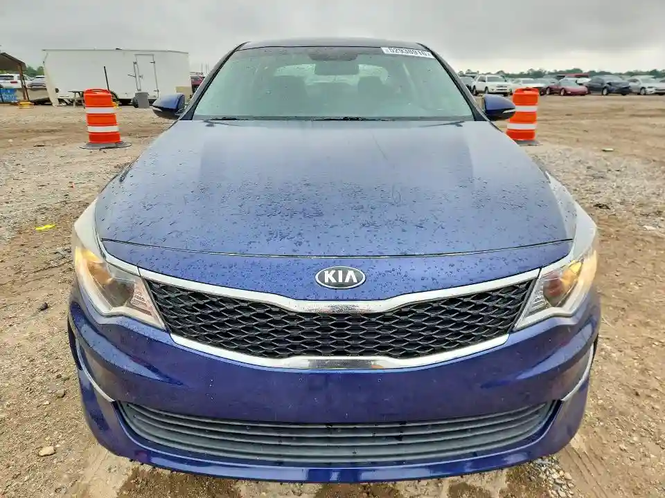 5XXGT4L32JG221263 2018 KIA OPTIMA-4