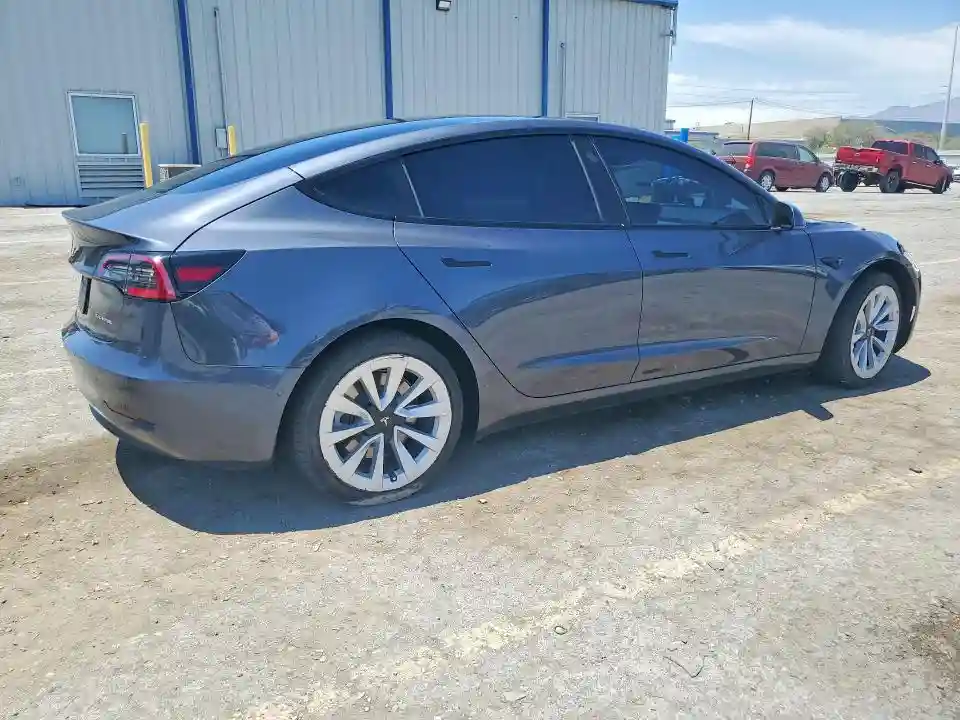 5YJ3E1EB6NF187526 2022 TESLA MODEL 3-2