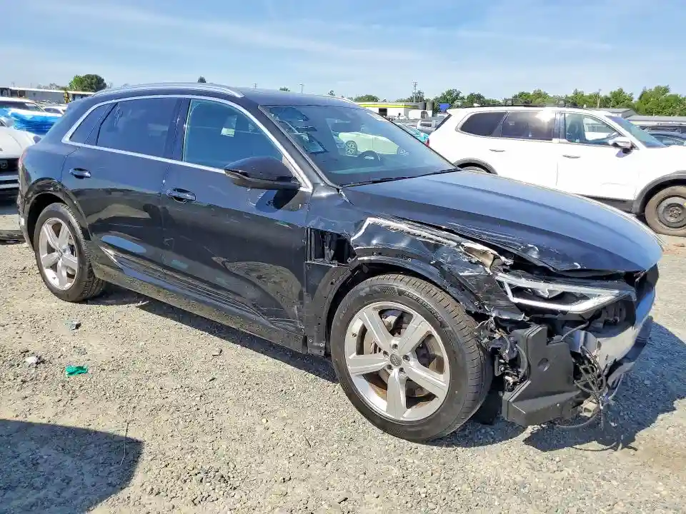 WA1VABGE6KB020531 2019 AUDI E-TRON-3