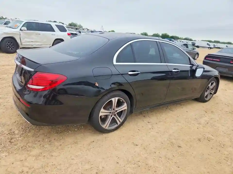WDDZF4JB0JA374140 2018 MERCEDES-BENZ E-CLASS-2